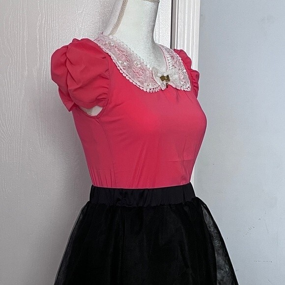 cute pink top - Picture 5 of 6